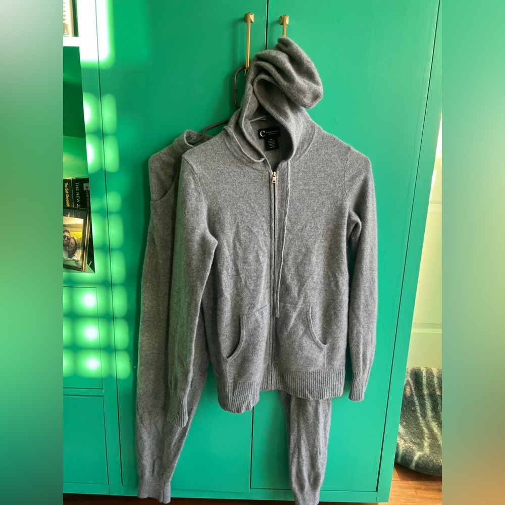 Bloomingdale’s Gray Women's Track sweatpants & zip Hoodie Cashmere Set